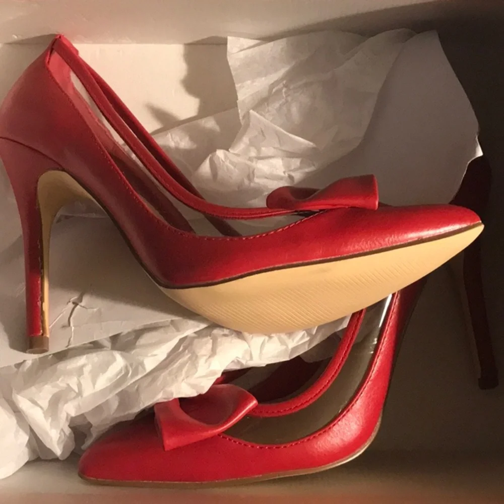 JustFab Scarlet Bow Accent Heels - Picture 2 of 4